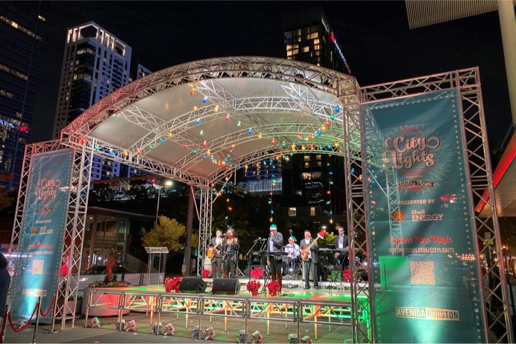 Magical vancouver christmas trees & display locations you need to see 9 Image